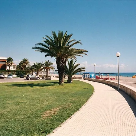 Alfonso Villa *